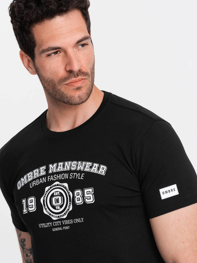 Tricou pentru bărbați cu imprimeu college - negru V2 OM-TSPT-0137